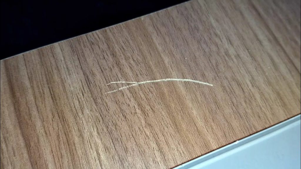Renove seus móveis:  produto promete cobrir riscos e arranhões