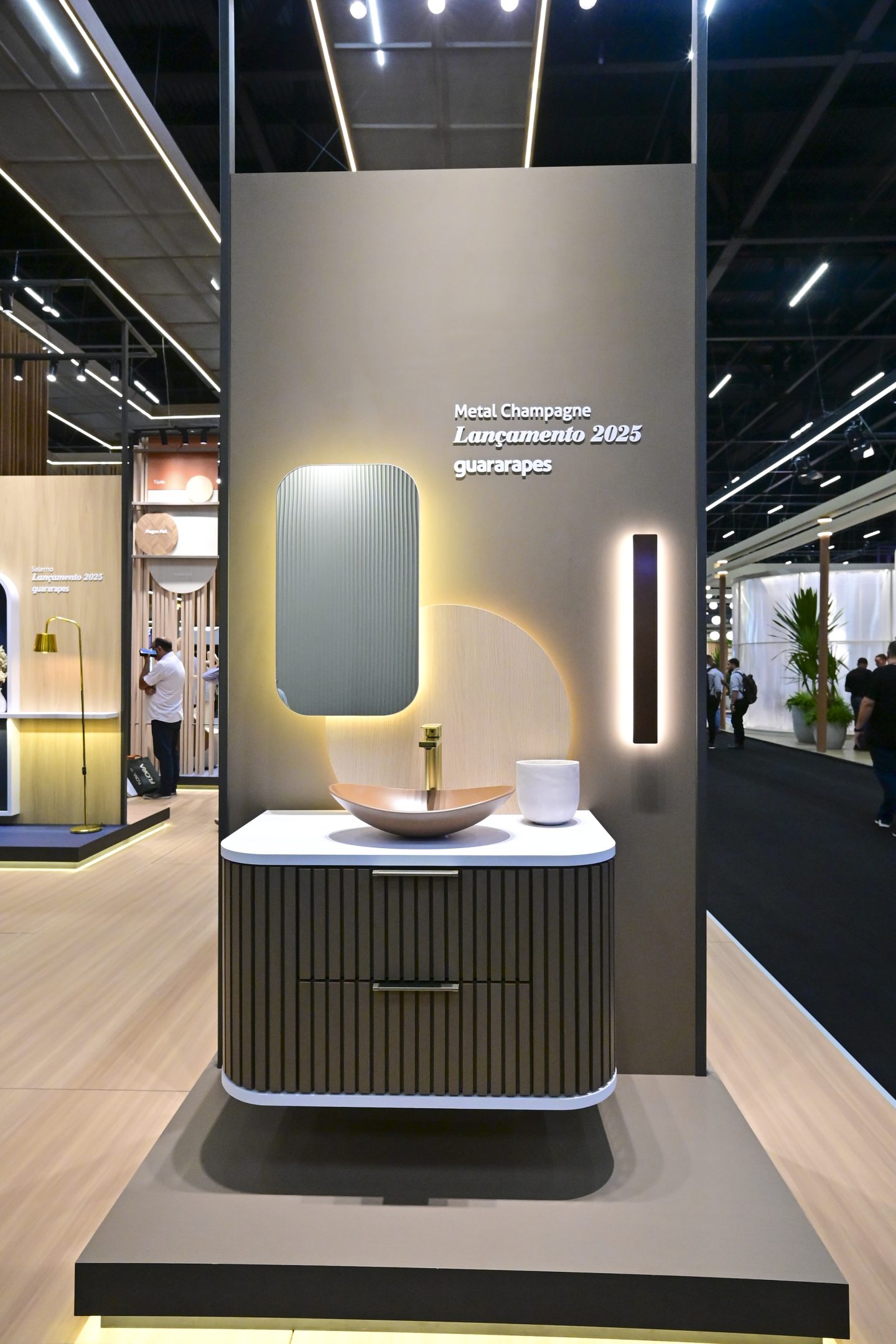 Padrão Metal Champagne da Guararapes acompanha lançamentos Kohler